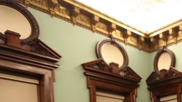 Los concejales vistieron camisetas negras con la frase “I can't breathe” escrita 11 veces.