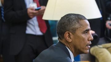 Obama junto a Ron Klain, responsable de la respuesta del Gobierno ante casos de ébola en el país.