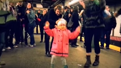 La escena en la plataforma del tren L ocurrió el pasado jueves alrededor de las 8:30 p.m.
