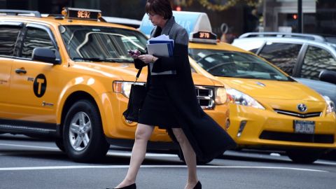 Denuncian que los taxis evitan a los pasajeros de color