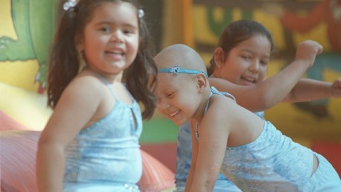 Un pequeño con cáncer necesita cuidados y mucho amor.