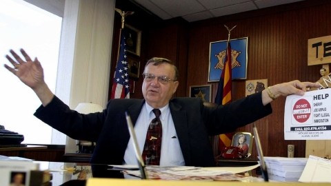 Joe Arpaio, Sheriff de Maricopa. Su agencia quedo fuera del programa del Departamento de Defensa.