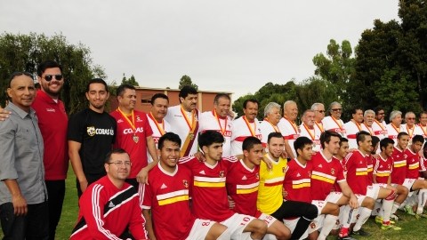Integrantes de Coras USA estuvieron presentes en el homenaje  a los veteranos del Club Nayarit.