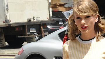 Taylor publicó un vídeo en YouTube donde se la ve con todos los regalos.