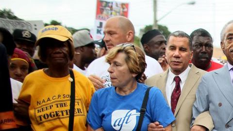 Retornan a la Gran Manzana las protestas lideradas por Al Sharpton.