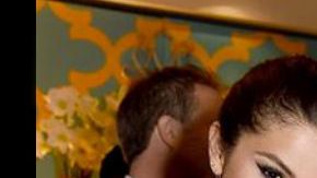 De acuerdo con información de E! News, la parejita llegó agarrada de las manos.