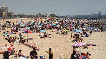 Hasta un millón de personas se pueden concentrar en un día en todas las playas de NYC.