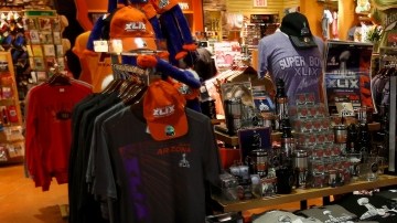 Las ventas de los productos concernientes al Super Bowl se ha  disparado en todo Estados Unidos.