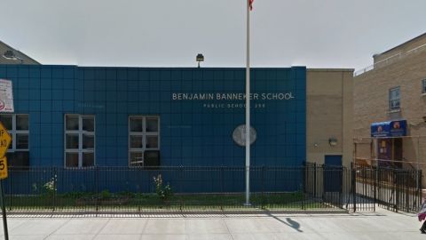 La víctima no era un estudiante de la misma escuela.