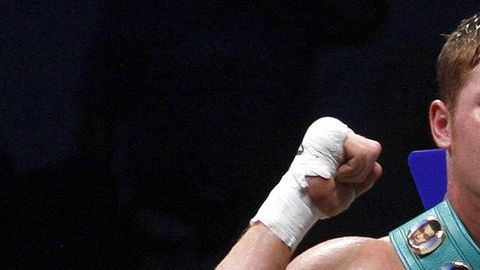 La esperada pelea con Miguel Cotto no pudo concretarse, por lo que Álvarez buscó alternativas.