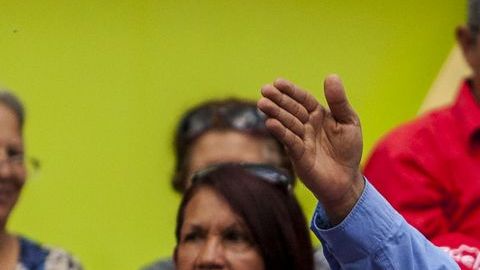 Maduro indicó que la presencia de los expresidentes obedece a una maniobra "bien peligrosa".
