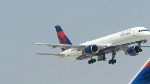 Un avión de Delta Air Lines jet despega del aeropuerto Hartsfield-Jackson International de Atlanta.
