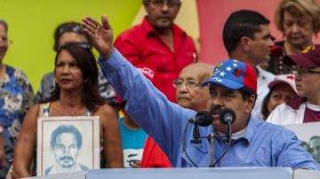 Critica al mandatario venezonalo por el encarcelamiento del opositor Leopoldo López.
