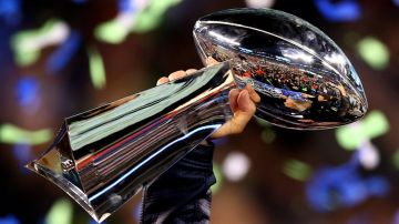 El trofeo Vince Lombardi se le entrega al ganador del Super Bowl