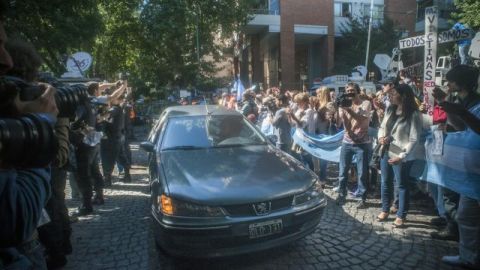 Miles salieron a la calles para despedir al juez Nisman.