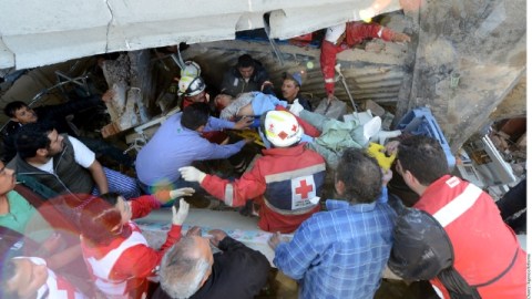 Decenas de heridos por una explosión en un hospital fueron atendidos por cuerpos de emergencia.