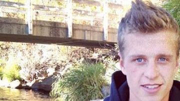 Al parecer consumió marihuana en el baño del avión.