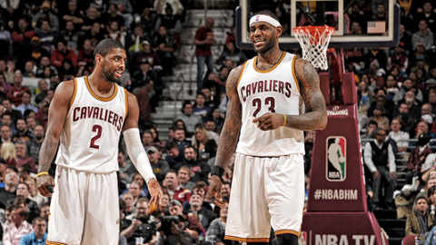 Irving y James celebran la victoria de Cleveland.