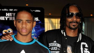 Snoop Dogg posa junto a su hijo, Cordell Broadus.