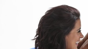 Propónle ideas amorosas y sexys que los hagan sentir bien a ambos.