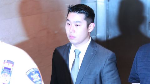 El oficial fue acusado el martes por un gran jurado de Brooklyn de homicidio involuntario.