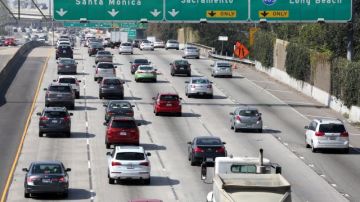 Actualmente, en el sur de California no se permite compartir el carril HOV con autos donde viaje un solo motorista.