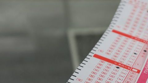El monto del premio de Powerball despertó una fiebre de compra de boletos en el país.