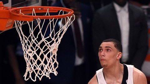 LaVine vistió una camiseta de "Su Majestad" y cumplió con las expectativas.