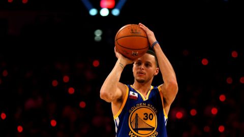 Stephen Curry venció en la final a Klay Thompson y a Kyrie Irving.
