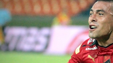 Vladimir Marín recibió una pedrada  en la frente, que produjo una herida arriba de su ojo izquierdo.