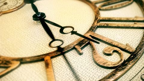 El viajero en el tiempo podría hacer cambios  de eventos.