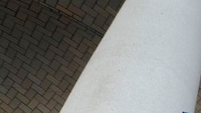 Manifestantes se reunieron a las afueras del del Ayuntamiento de Los Ángeles la mañana del martes.