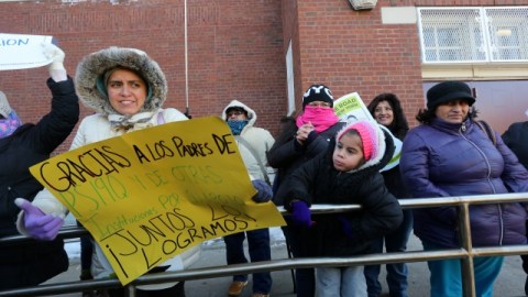 Los padres de familia que tienen a sus hijos en la P.S. 19 de Corona, Queens, expresaron su satisfacción por la nueva escuela que se construirá.