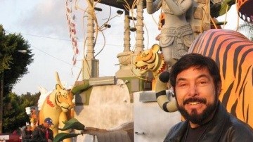 Rodríguez trabajó en el diseño de carrozas desde los 15 años e ideó más de 500 modelos y ganó múltiples trofeos.