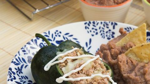 Chiles rellenos de atún.