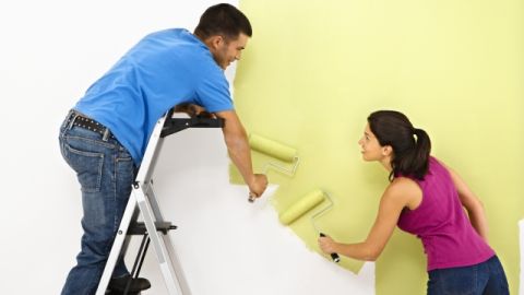 Esfuérzate en dominar el color, porque esa capacidad puede hacer que tu decoración mejore mucho sin gastar demasiado.