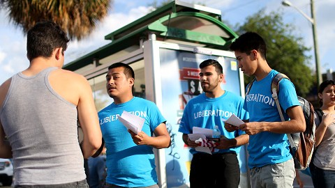 Grupos de inmigrantes hacen campañas educativas en Miami.