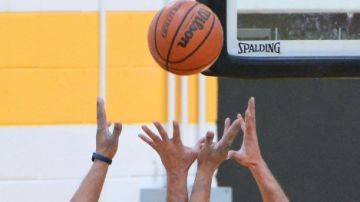 Las finales de la Liga Azteka de Basketball se vivieron el domingo 22 de marzo en la escuela Collins Academy High School.