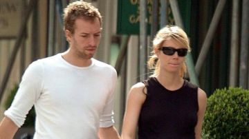 Chris aún no ha roto su noviazgo con la joven actriz Jennifer Lawrence.