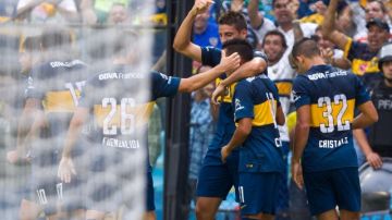 Después de tres partidos y tres victorias, Boca se habitúa a festejar lejos del aplauso.