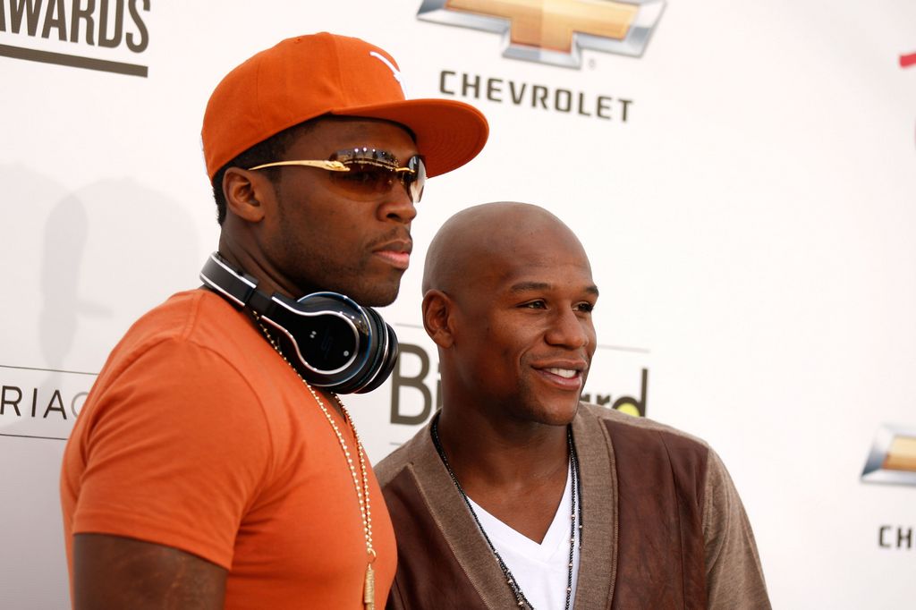 50 Cent (izq.) y Mayweather Jr. fueron muy amigos durante un tiempo, pero se distanciaron.