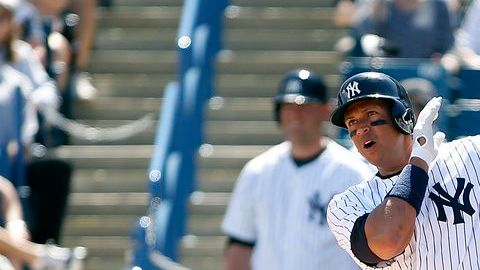 Rodríguez conectó en la baja del primer inning en el primer juego de entrenamiento de primavera de los Yankees.