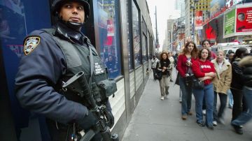 Más de 1,000 policías y civiles están asignados a misiones antiterroristas.