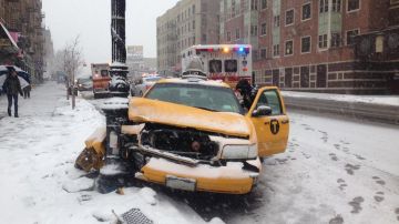 Un taxi chocó esta mañana en Broadway con la calle Academy en Inwood.