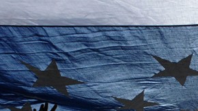 Millones de personas también están en pausa, a la espera de poder aplicar por los alivios migratorios.