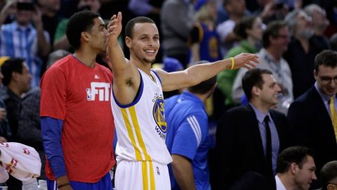 Los Clippers hicieron un buen trabajo contra Stephen Curry, quien sin embargo los dejó viendo visiones con una jugada espectacular.
