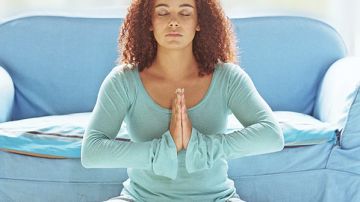 El yoga y ejercicios de relajación pueden ayudarte a recuperarte mejor de una cirugía.