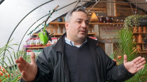 Dimitri Gatanas y su vivero esperaban la primavera.