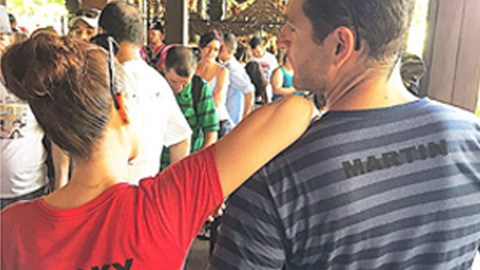 Jacqueline sigue su vida junto a su esposo, haciendo caso omiso a los rumores.