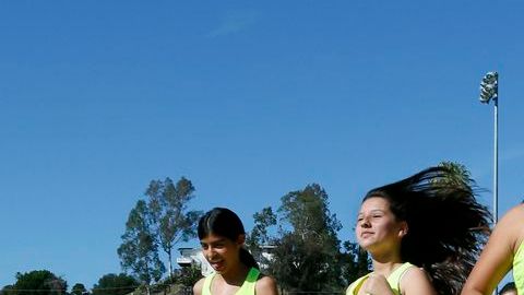 Todos estos estudiantes forman parte de Students Run LA, enfocada en entrenar a estudiantes para la maratón.
